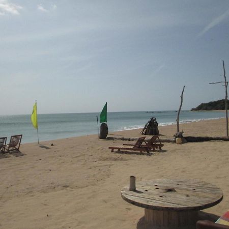 Uppuveli Beach House Trincomalee Exterior foto