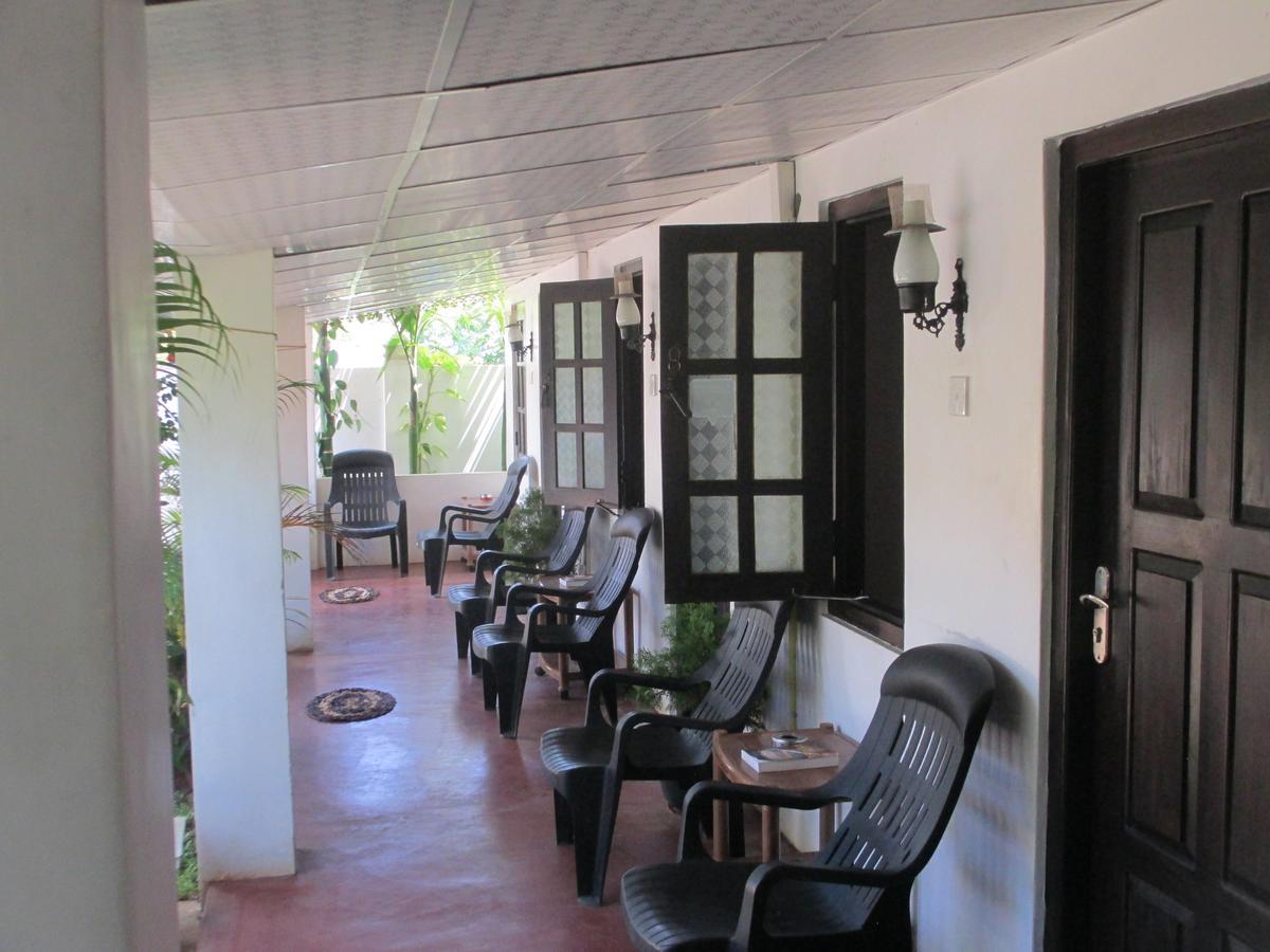 Uppuveli Beach House Trincomalee Exterior foto