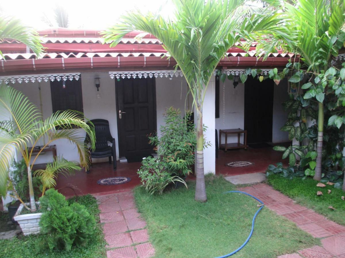 Uppuveli Beach House Trincomalee Exterior foto