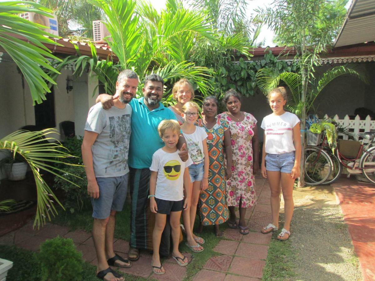 Uppuveli Beach House Trincomalee Exterior foto